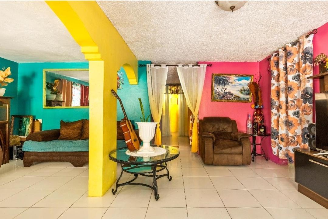 Colorful Private Room Oasis Montego Bay Zewnętrze zdjęcie